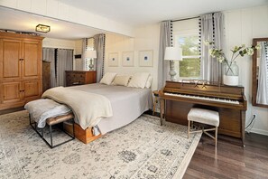 3 chambres, fer et planche à repasser, Wi-Fi, draps fournis