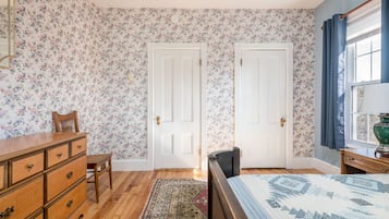3 Schlafzimmer, Schreibtisch, BĂŒgeleisen/BĂŒgelbrett, kostenloses WLAN