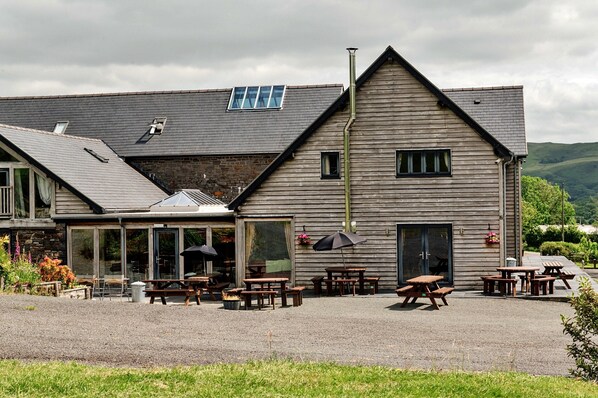 コテージ | 屋外ダイニングエリア