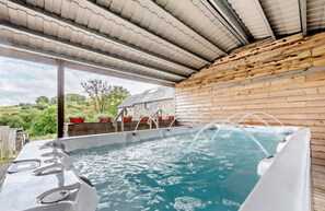Cottage | Spa treatment - Barn in Wales With Swim Spa & Scenic Views (Aberystwyth)