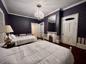 6 chambres, bureau, fer et planche à repasser, lit parapluie