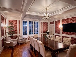 Dining - New! Victorian Mansion Downtown (Lancaster)