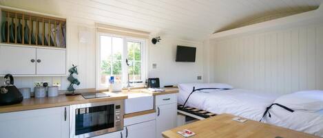 Cabin | 1 bedroom, free WiFi, bed sheets