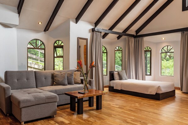 Family Villa, Balcony, Mountain View | Living area