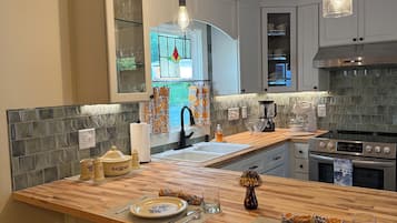 Micro-ondes, four, plaque de cuisson, lave-vaisselle