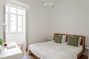 2 soverom, strykejern/-brett, internettilgang og sengetøy