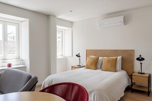 1 chambre, fer et planche à repasser, accès Internet, draps fournis