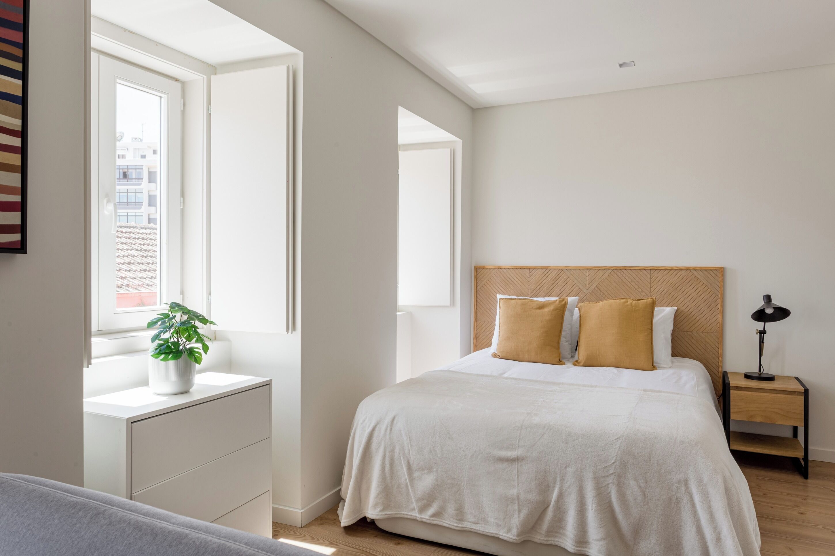 1 bedroom, iron/ironing board, internet, bed sheets