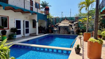 Piscina coperta, una piscina riscaldata