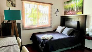 1 camera, ferro/asse da stiro, Wi-Fi gratuito, lenzuola