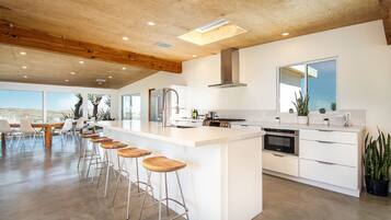 Mikrowelle, Ofen, Herdplatte, Geschirrspüler