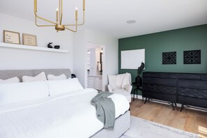 ซูพีเรียวิลล่า, วิวทะเลสาบ | 6 ห้องนอน, โต๊ะทำงาน, พื้นที่ทำงานแบบใช้แล็ปท็อป, ผ้าม่านกันแสง