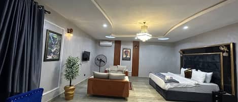 Bureau, espace de travail pour ordinateur portable