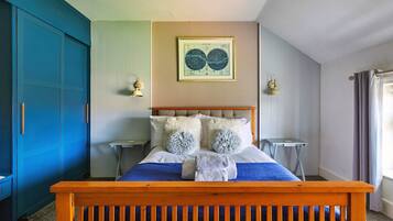 Cottage | 5 bedrooms, individually furnished