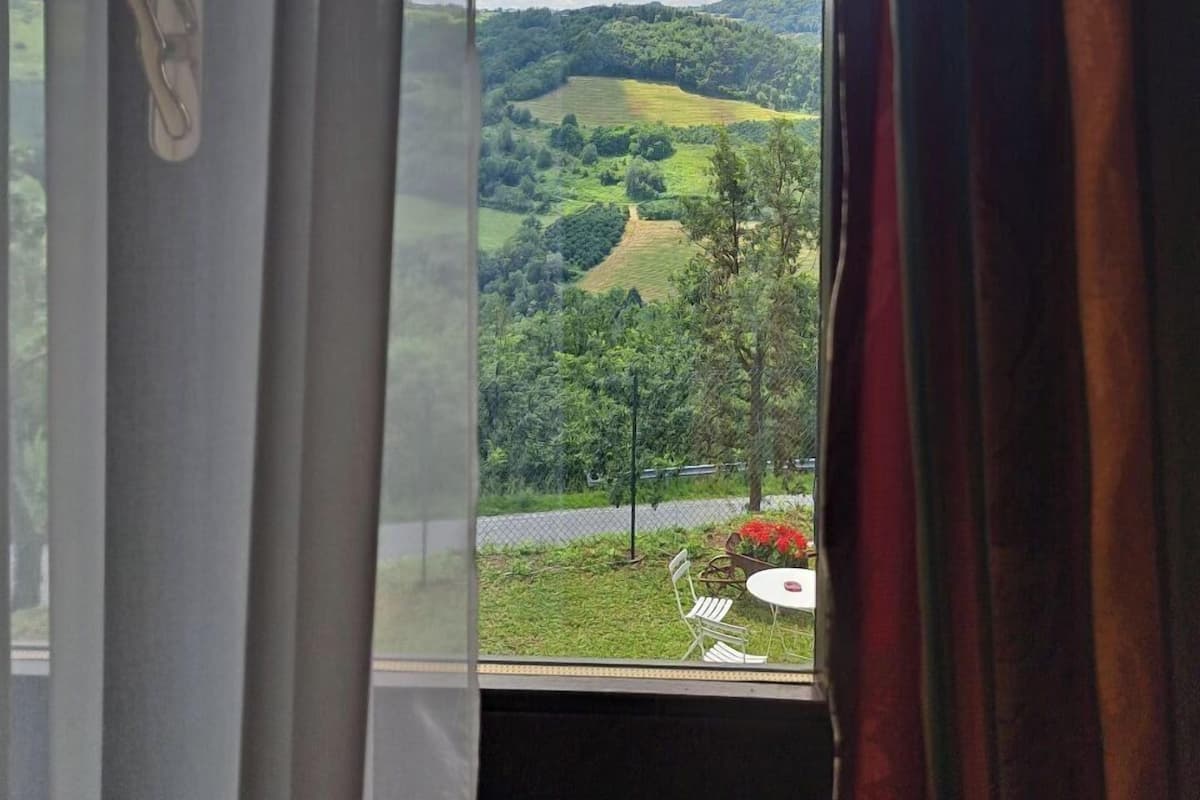 Classic Double Room, Garden View