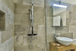 Cottage | Bathroom - Cottage in Bowland Near Clitheroe Castle (Blackburn)