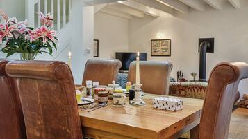 Cottage | Dining