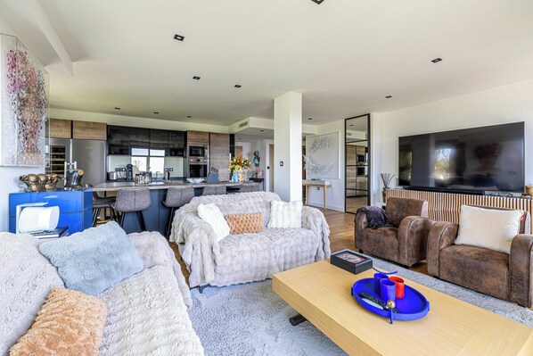 Apartment | Living area