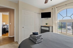 4 chambres, fer et planche à repasser, lit parapluie, Wi-Fi gratuit