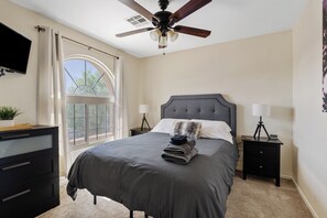 4 Schlafzimmer, Bügeleisen/Bügelbrett, Reisekinderbett, kostenloses WLAN