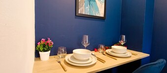 Open Mind Property - 2 Bed Room with Free Parking