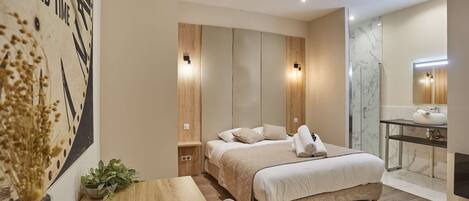 Apartment | Laptop workspace, iron/ironing board, bed sheets