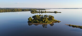 Lakefront RV spot- Peaceful & breathtaking views, ideal for relax and recharge!