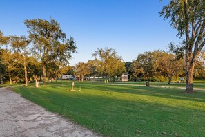 Miscellaneous - Lakefront RV spot- Peaceful & breathtaking views, ideal for relax and recharge! (Madill)