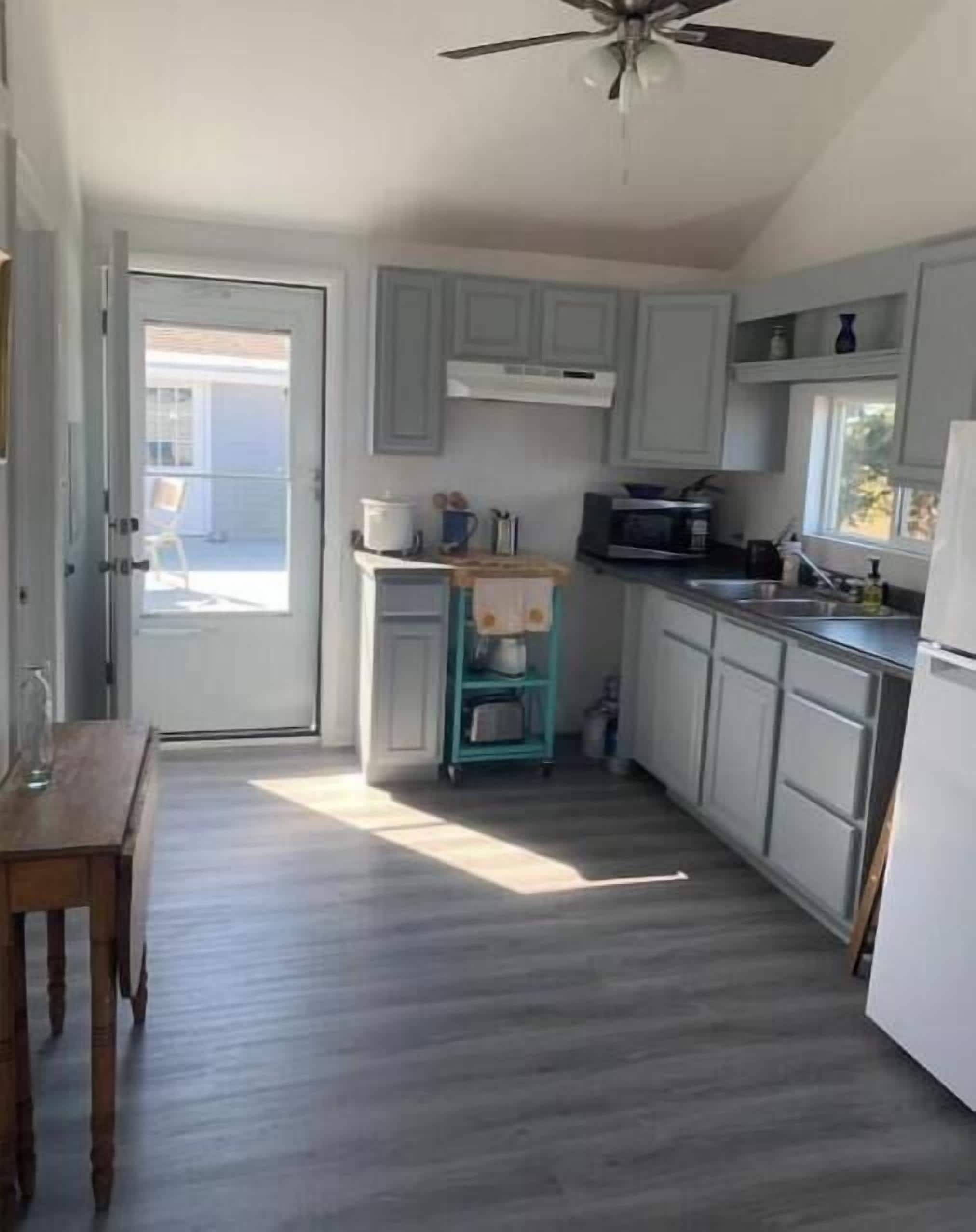 Coffee/tea maker, fridge, microwave, toaster