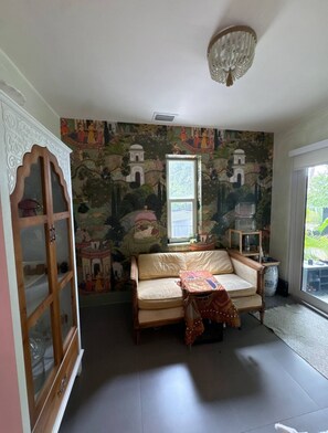 Living area - Miami Wellness Sanctuary w/ Sauna, Cold Plunge & Hot Tub (Miami)