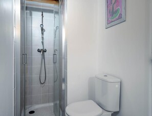 Apartment | Bathroom - Studio in Le Grau-du-roi Near Sandy Beach (Le Grau-Du-Roi)