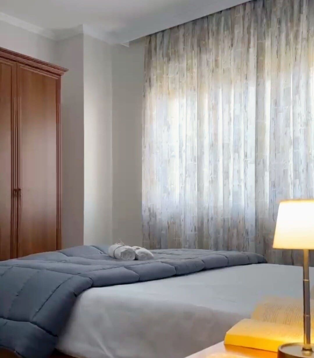 2 多间卧室、熨斗/熨衣板、WiFi、床单