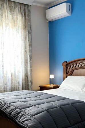 2 bedrooms, iron/ironing board, WiFi, bed sheets