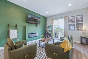 Smart TV, fireplace, offices