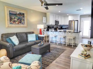 TV - Across the street from the Beach By The Hang Out (Gulf Shores)