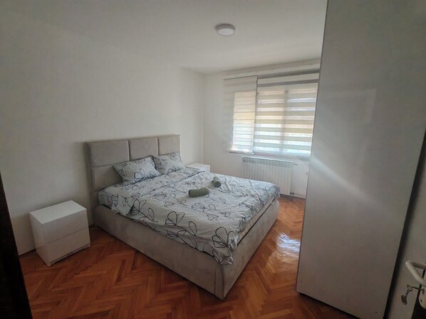2 bedrooms, in-room safe, iron/ironing board, WiFi