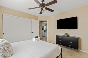 3 bedrooms, iron/ironing board, travel cot, free WiFi