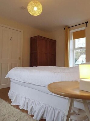 1 bedroom, travel crib, WiFi, bed sheets