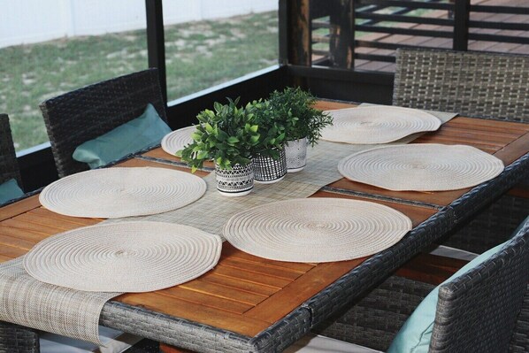 屋外ダイニングエリア