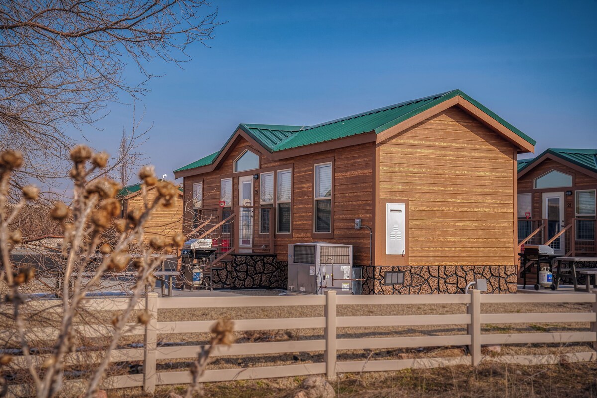 Cabaña, varias camas, 2 baños | Edredones de plumas, wifi gratis, ropa de cama