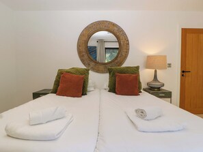 Cottage | 6 bedrooms, individually decorated, individually furnished, free WiFi