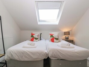 Cottage | Interior - Forest Lodge (Pontyclun)