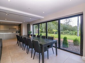 Cottage | Dining