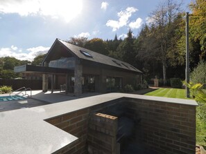 Cottage | Interior - Forest Lodge (Pontyclun)