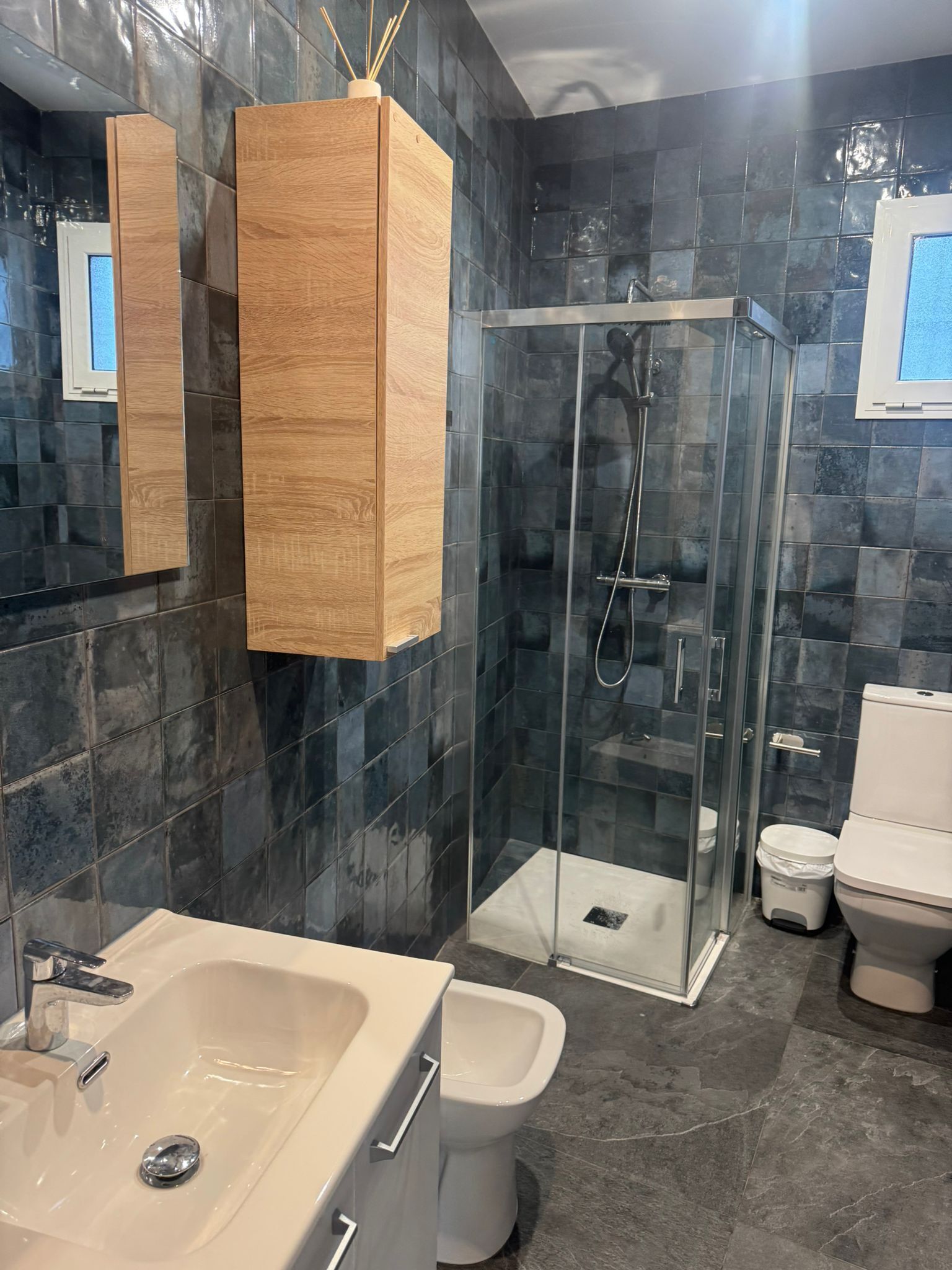 淋浴設備、毛巾、肥皂、洗髮精