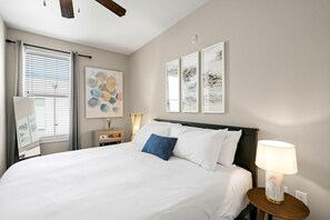 Room - Kasa Dallas Apartments Near SMU (Dallas)
