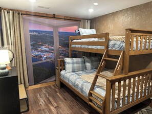 6 bedrooms, iron/ironing board, travel crib, free WiFi