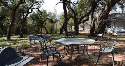 Jenkfarm Getaway is a charming, family friendly, home located in Nolanville, Tx