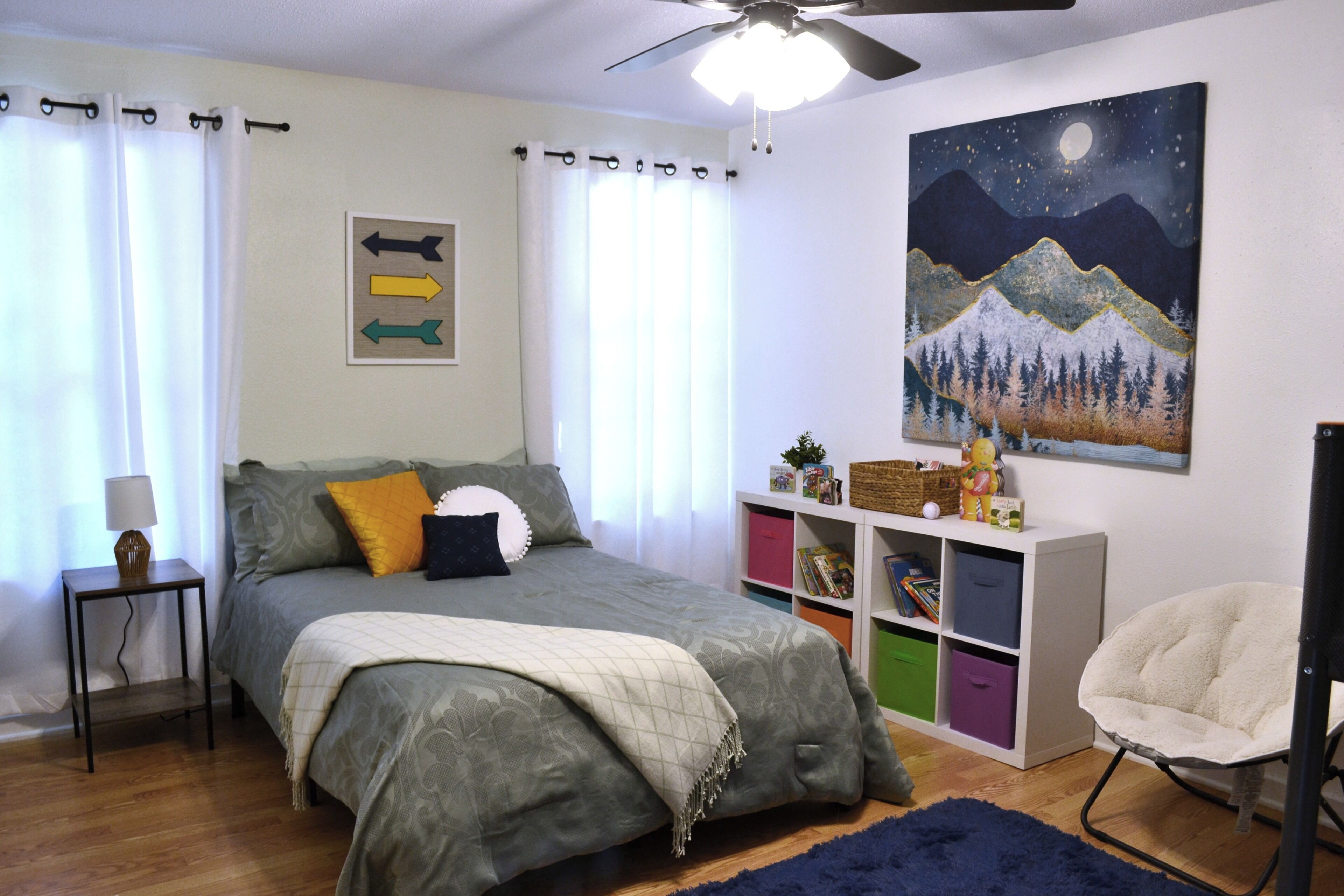 3 chambres, bureau, fer et planche à repasser, lit parapluie