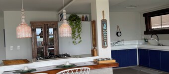 Beach House 643 – Right on the Sand in Santa Monica, Guarapari